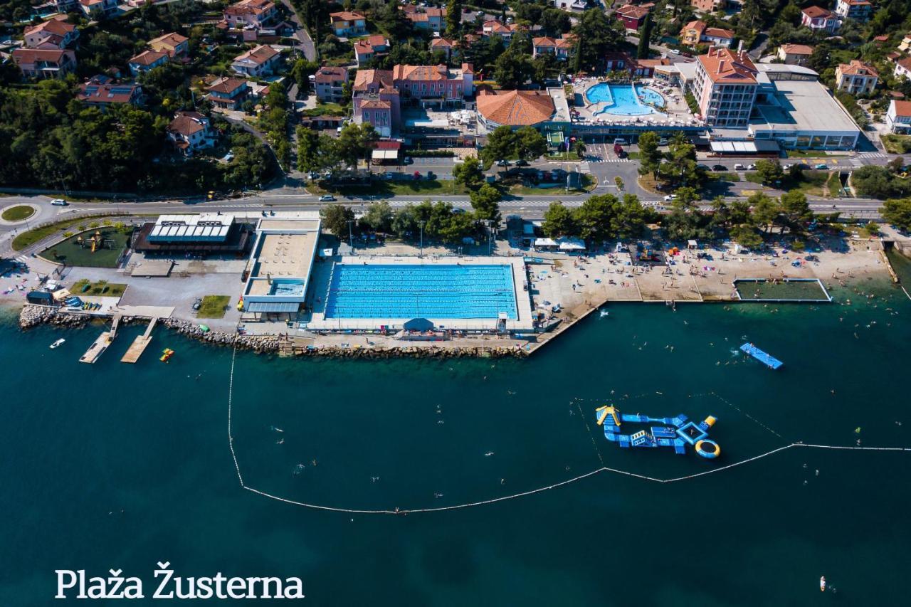 Apartma Zusterna Za Bazenom Capodistria Esterno foto