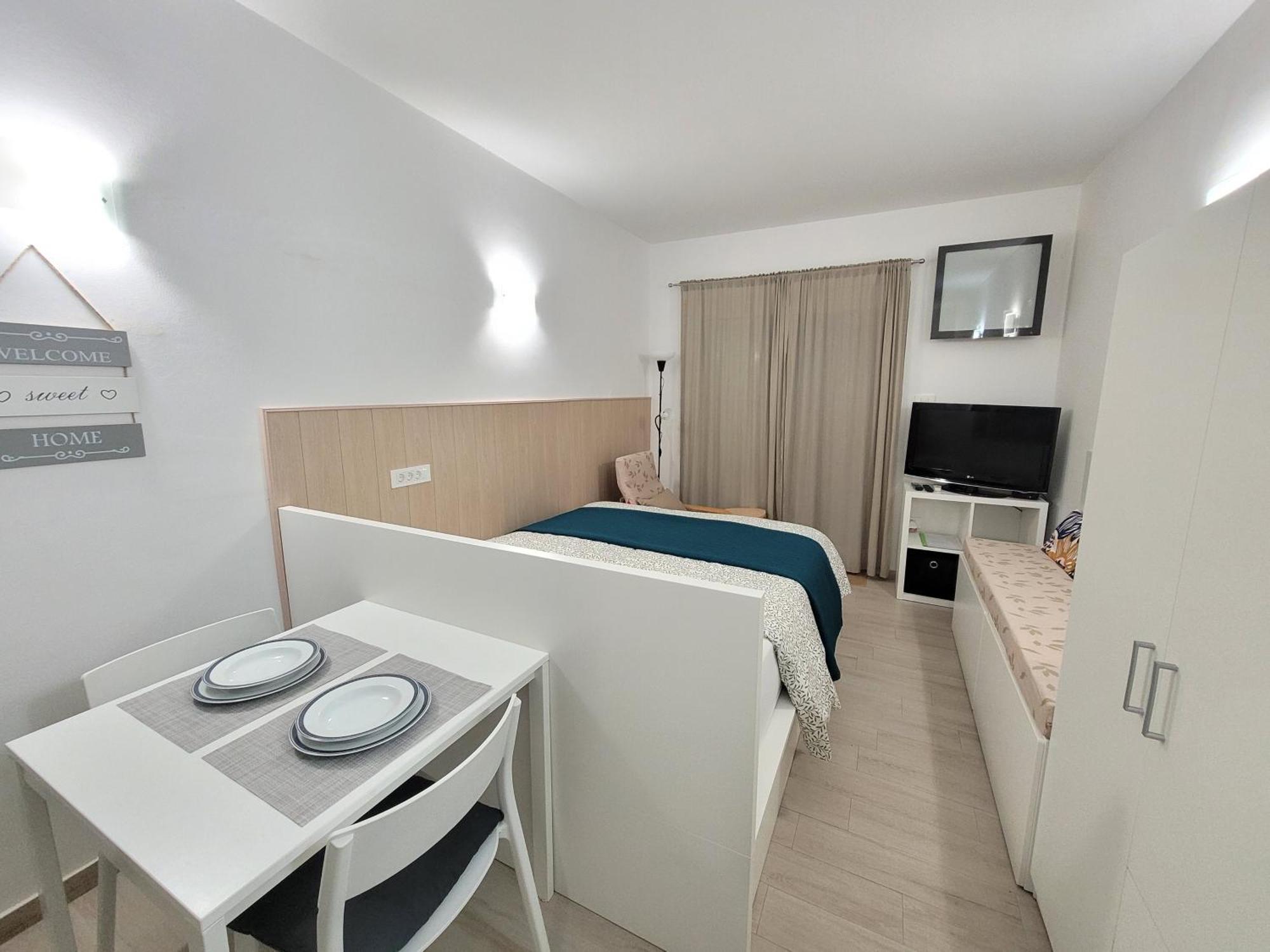 Apartma Zusterna Za Bazenom Capodistria Esterno foto